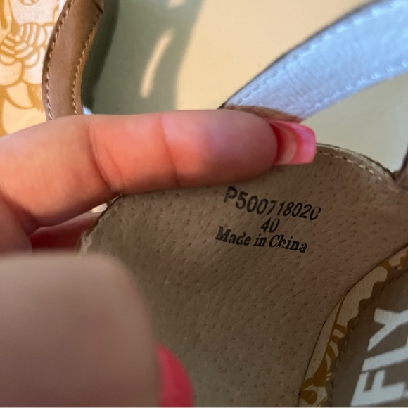 NWOT fly London tan wedges - Picture 7 of 7